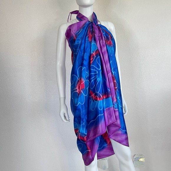 Swimsuit coverup sarong tie dye design from Aruba - Picture 4 of 12